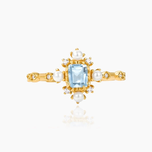 Front view of Crystal & Pearl ring in 18K gold finish