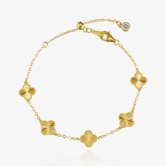 Dainty Clover Bracelet in gold finish