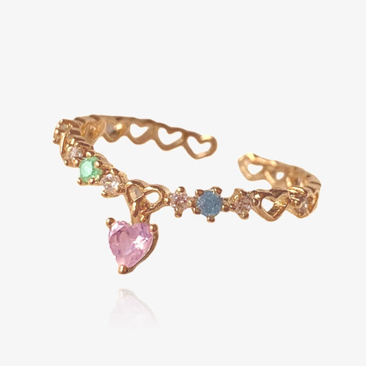 Dainty heart charm ring in gold with crystals – front view