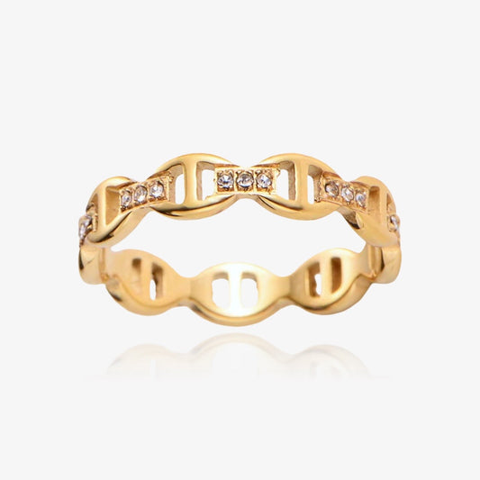 Front view of chain link ring with CZ crystals