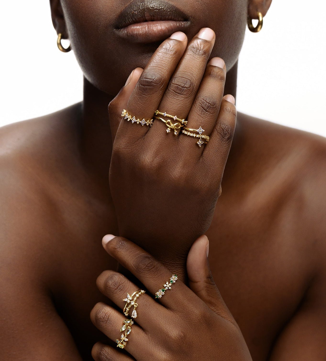 Adjustable floral ring worn on hand