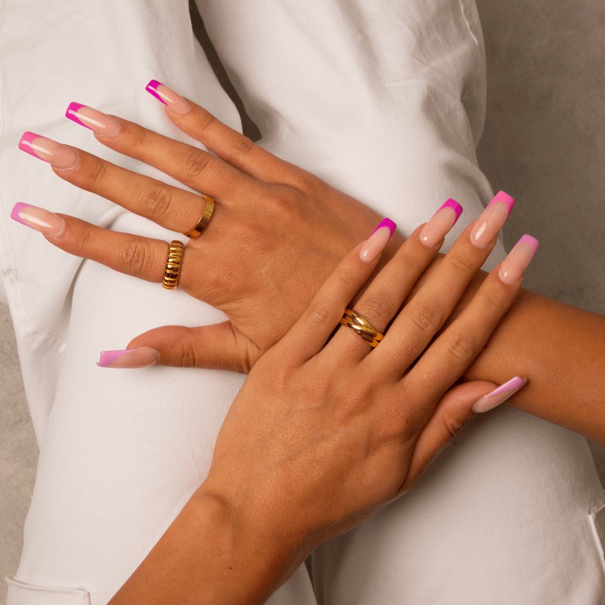Seitliche Ansicht des Havana Ring Stack Gold