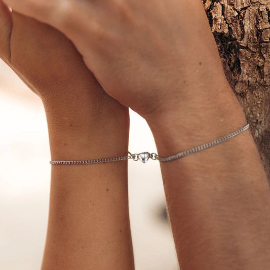 Magnetic couples bracelets in silver and gold – front view