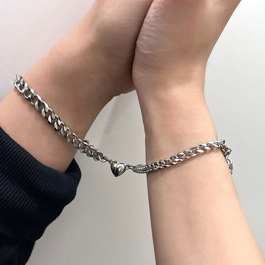 Magnetic couples bracelets in silver and gold – front view