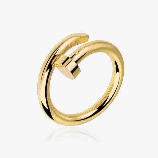 Minimalist gold ring with twisted design – front view