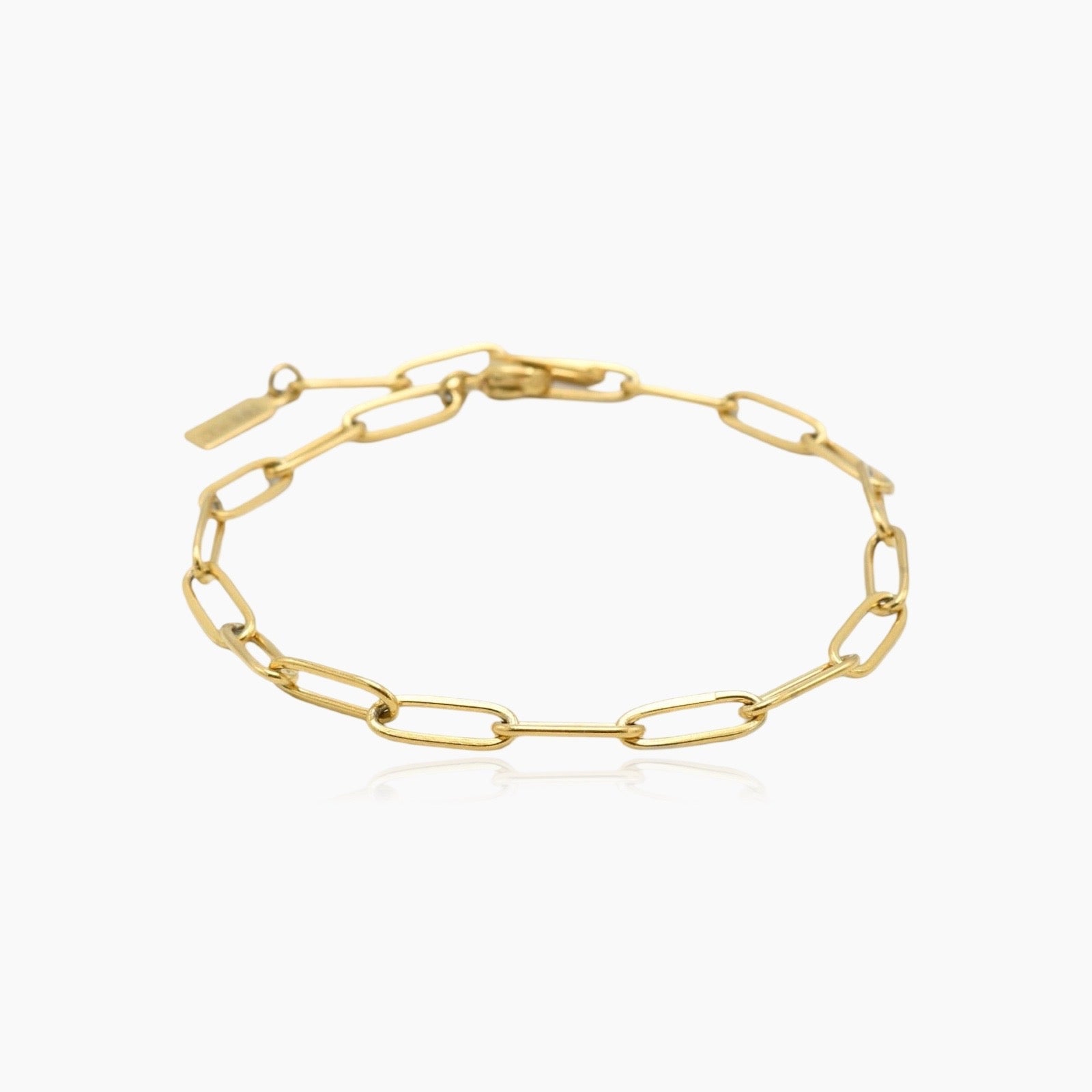 Front view of gold paperclip bracelet or anklet