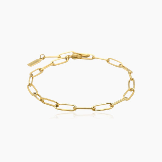 Front view of gold paperclip bracelet or anklet