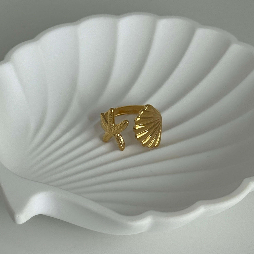 Starfish ring in tropical-inspired gift box