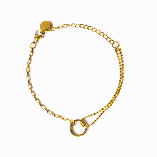 ennis Box Anhänger Armband Gold – Vorderansicht